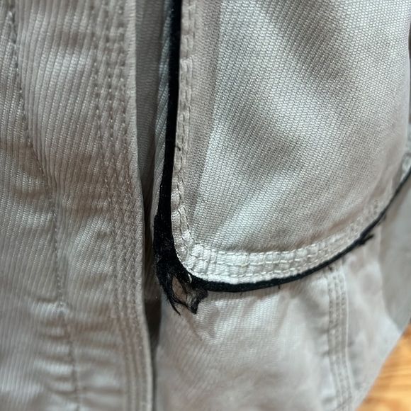 Pre-Owned Soia and Kyo jacket, in good condition, small hole at back. - Picture 6 of 7